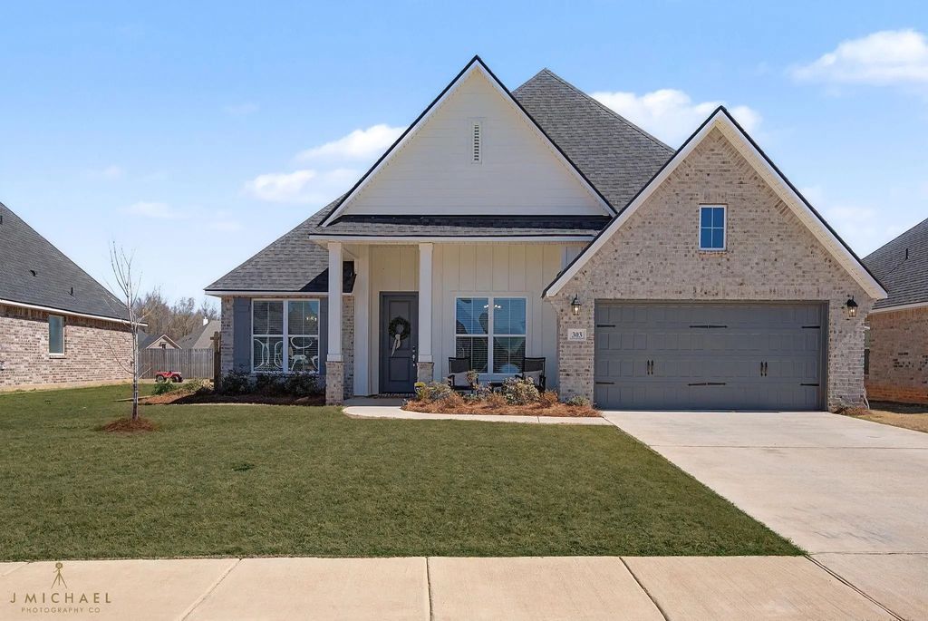 303 Prien Lake Loop, Bossier City