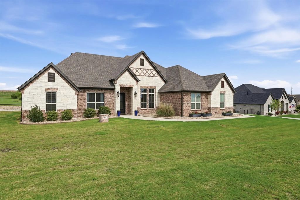 2009 Eagles Ridge Drive, Weatherford