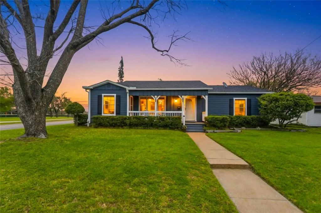 1825 N Highland Avenue, Sherman