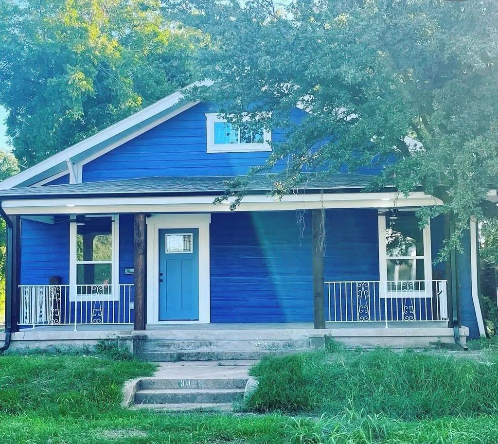 3423 S Harwood Street, Dallas