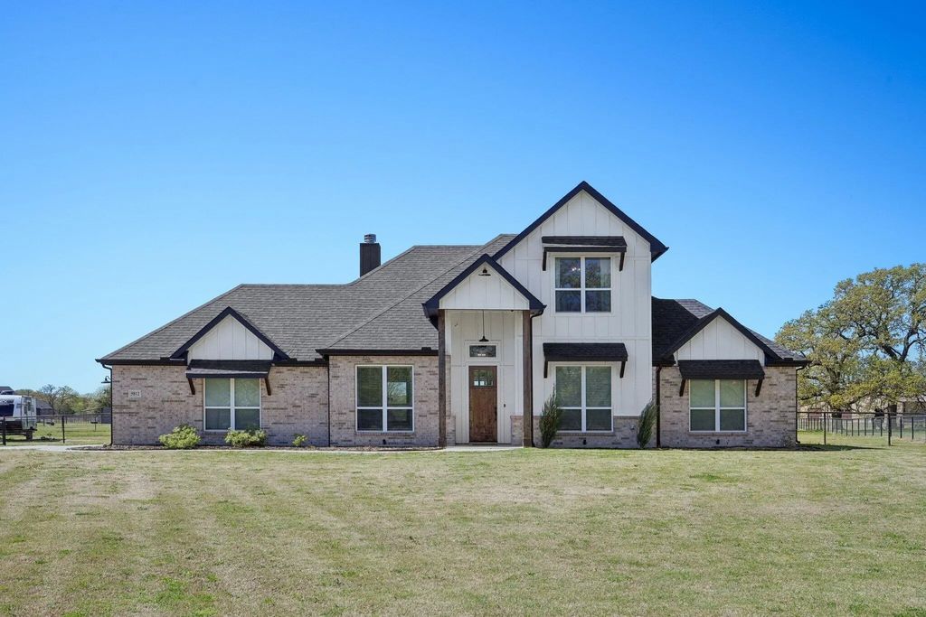 5812 W Sky Hawk Trail, Royse City