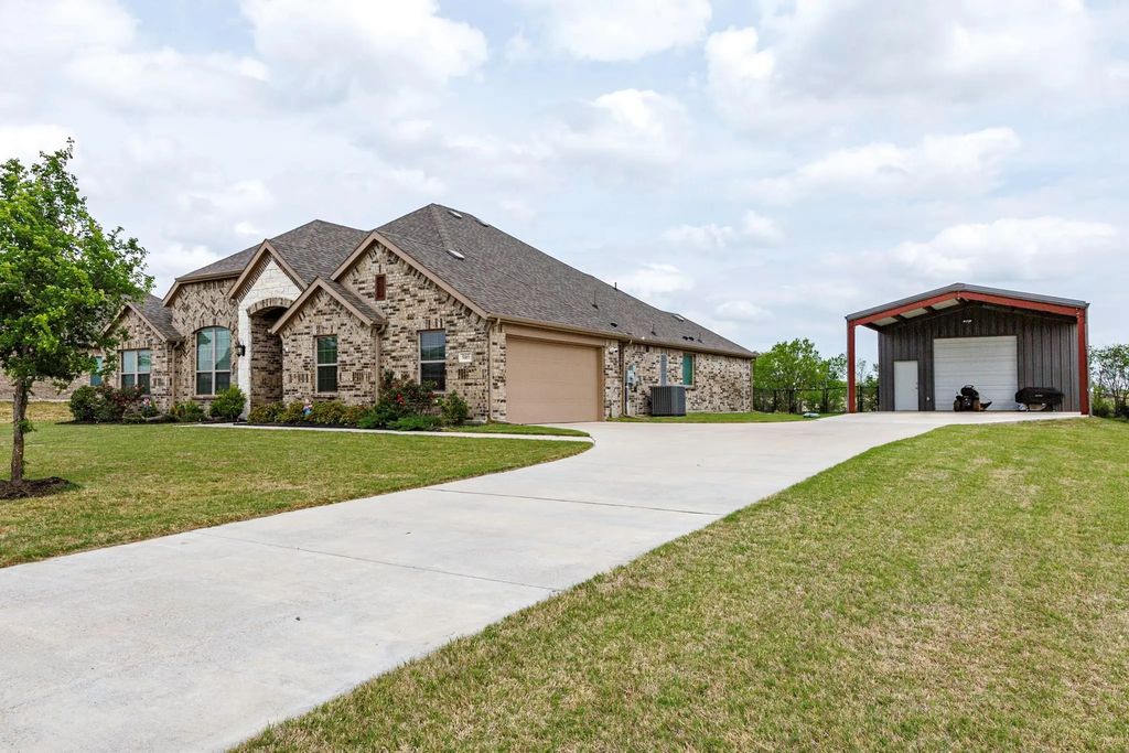 5465 Twin Pines Lane, Royse City