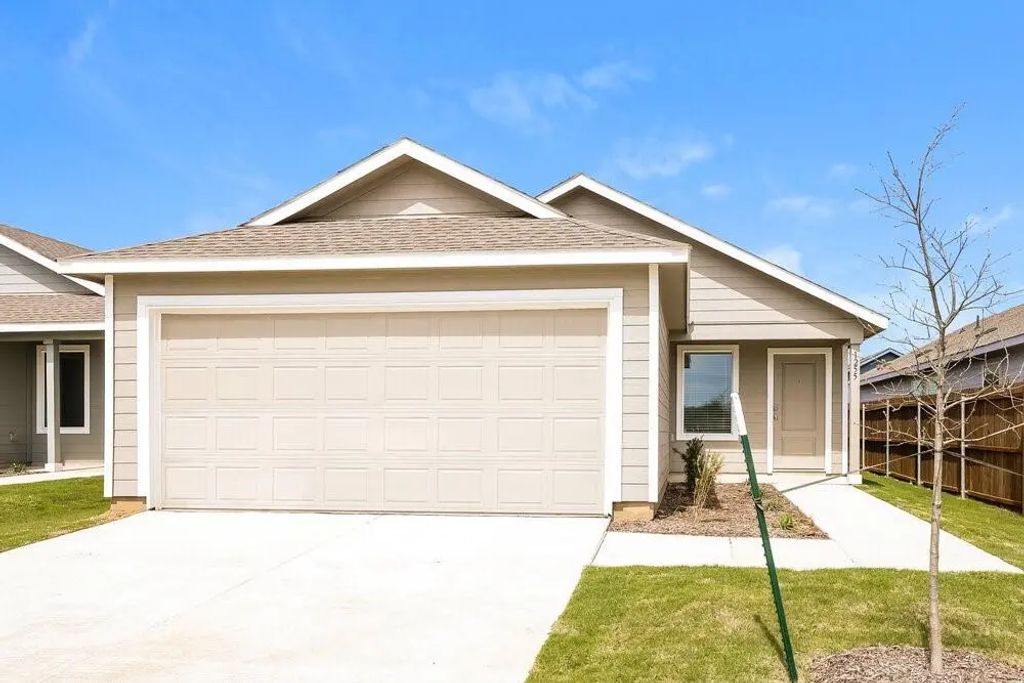 1255 Maple Street, Wilmer