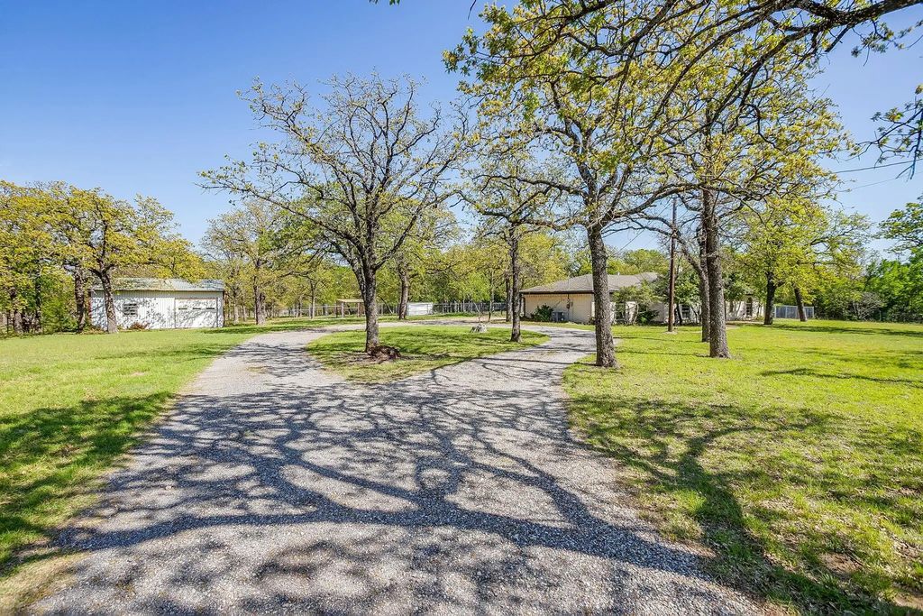 1417 Tarver Road, Burleson