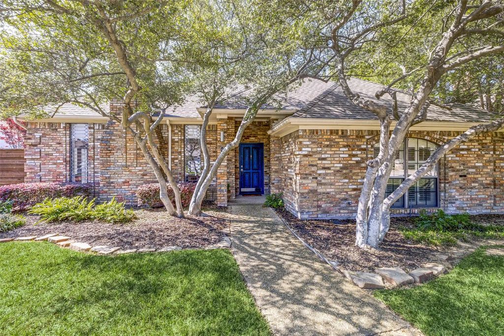 6522 La Manga Drive, Dallas