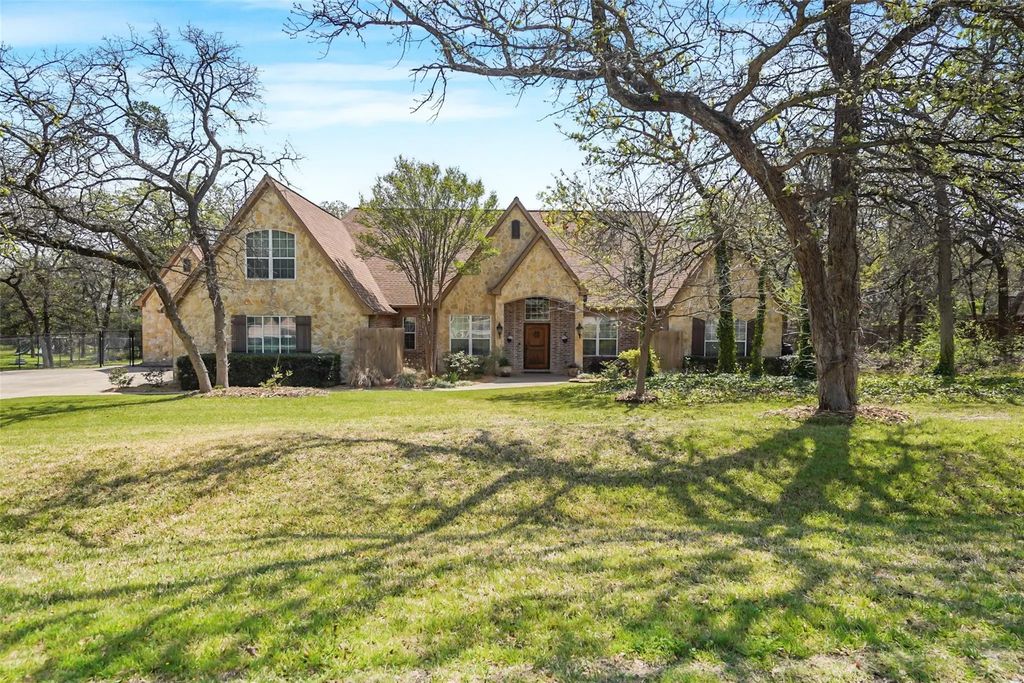 7332 Hinton, Mansfield