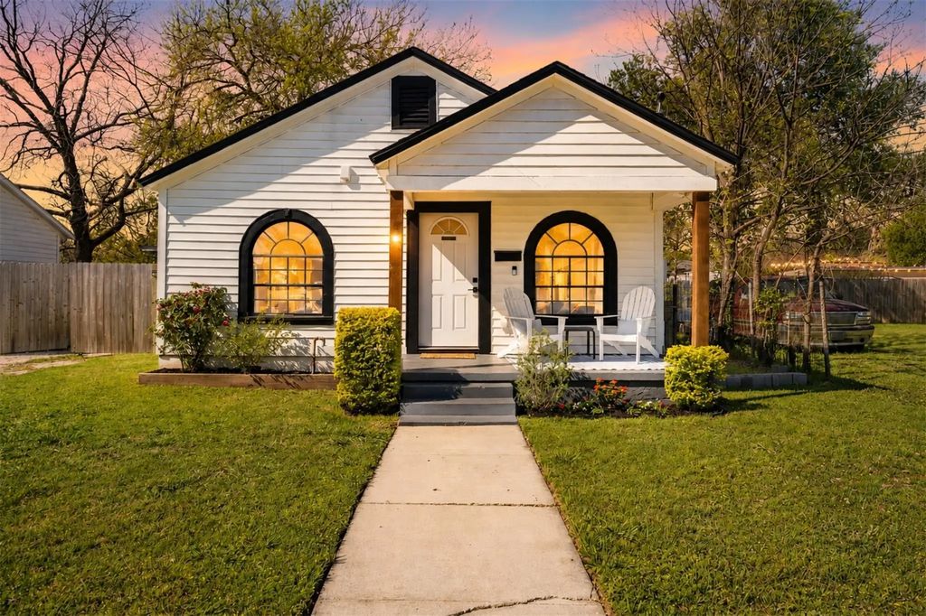 1204 Maxfield Street, Waco