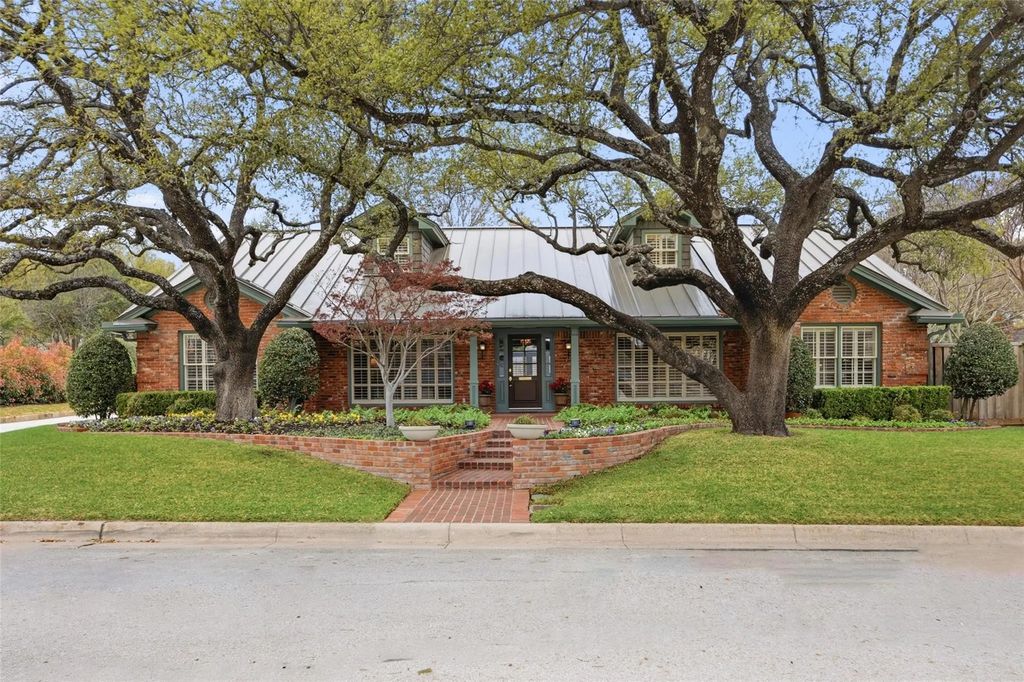 3908 Thistle Lane, Fort Worth