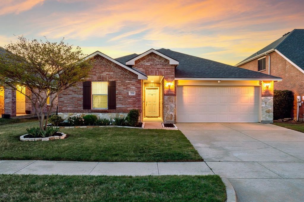 704 Bastrop Drive, Arlington