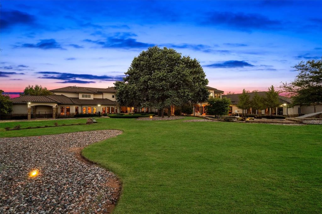 940 W Dove Road, Southlake