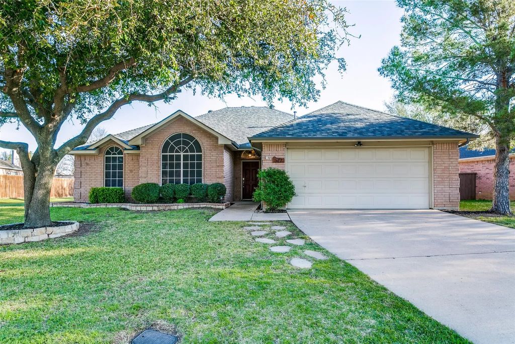977 Valley View Drive, Lewisville
