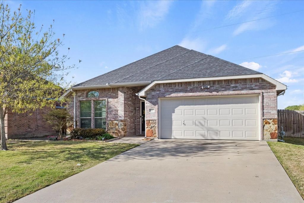 801 Valley Court, Royse City
