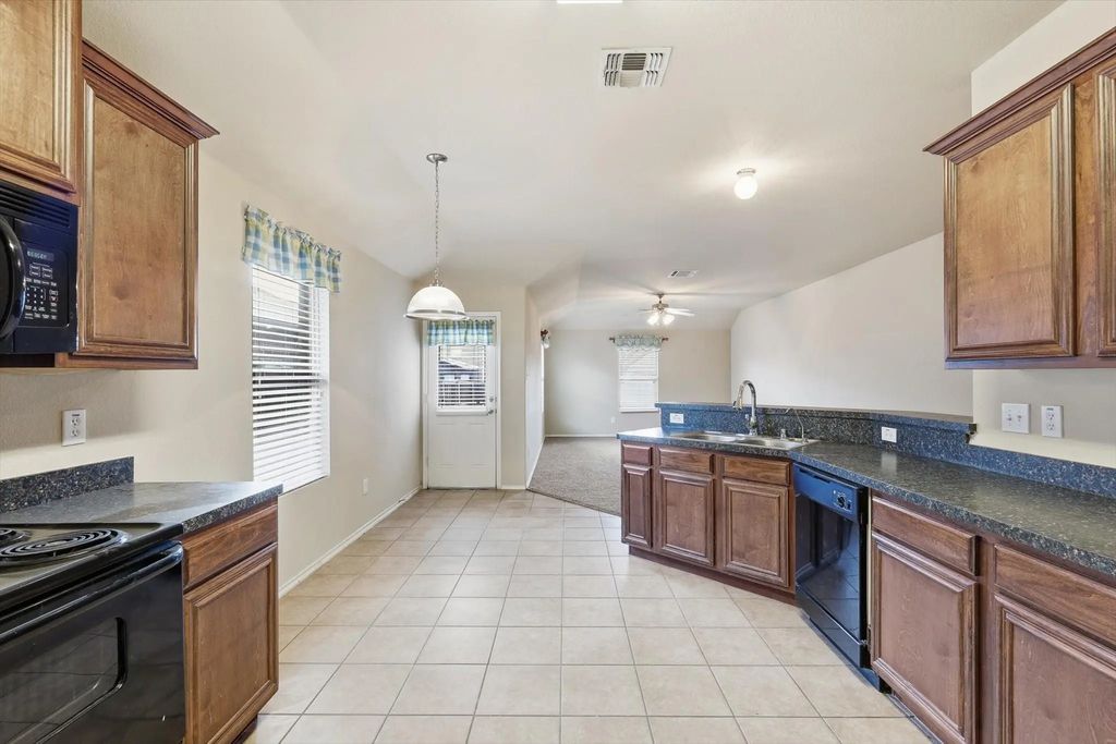 832 Clear Creek Drive, DeSoto