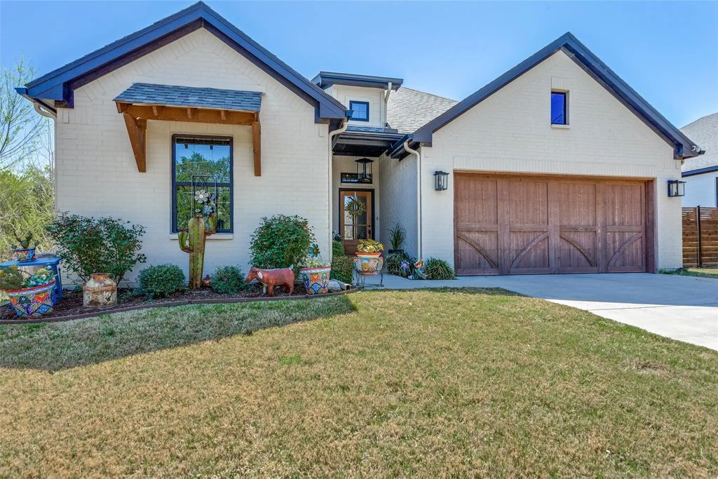 805 Woodhaven Court, Granbury
