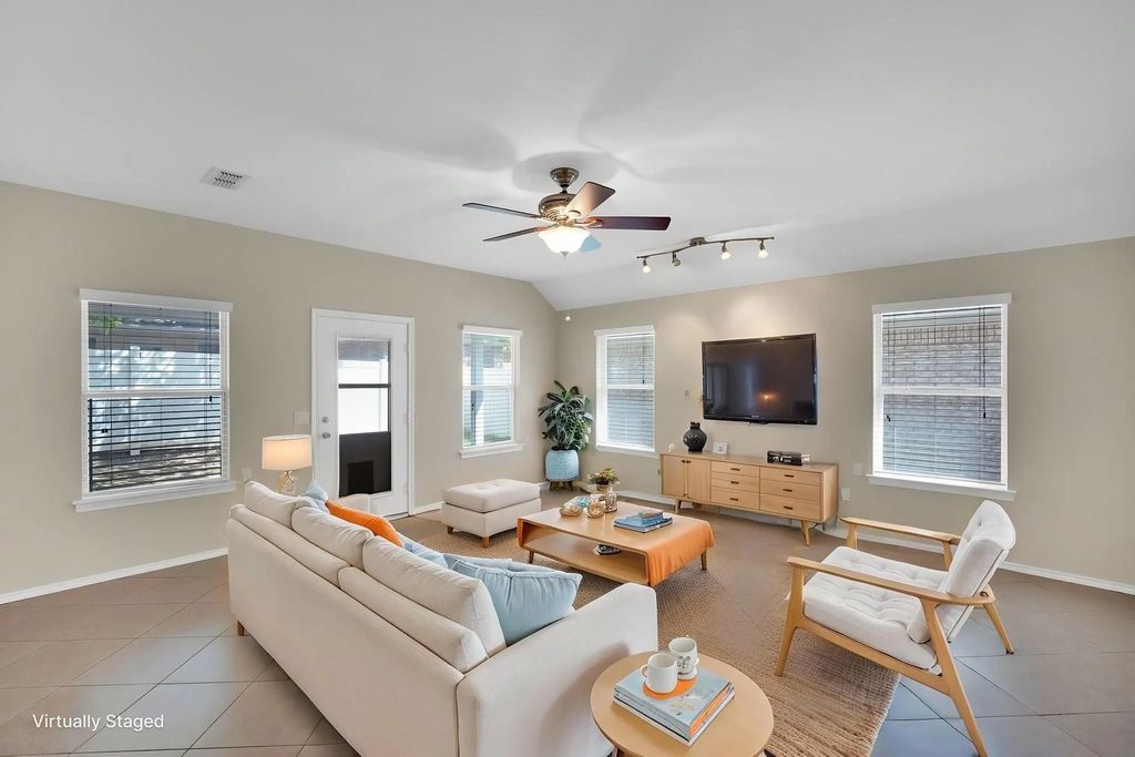110 Enchanted Court, Red Oak