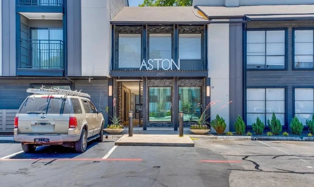 2800 Douglas Avenue 202, Dallas