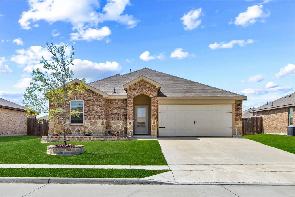 1310 Emi Kate Lane, Royse City