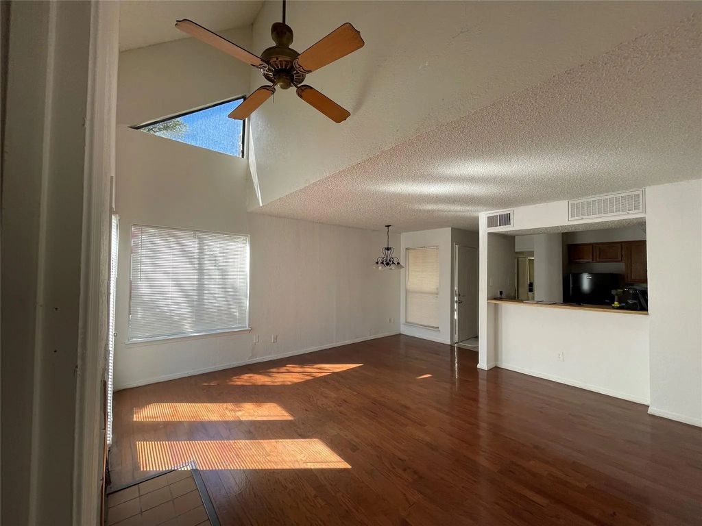 9811 Walnut Street F-207, Dallas