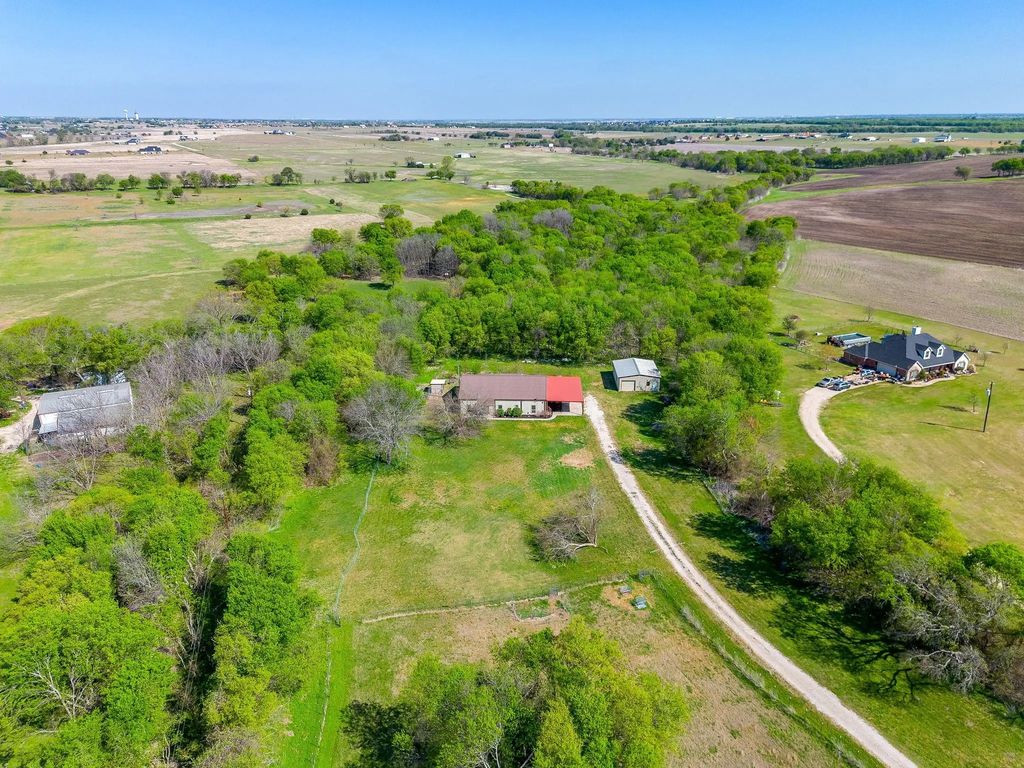 201 Curry Road, Waxahachie