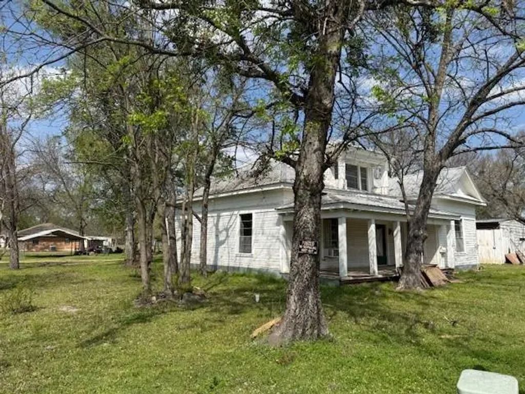 950 W Bonham Avenue, Cooper