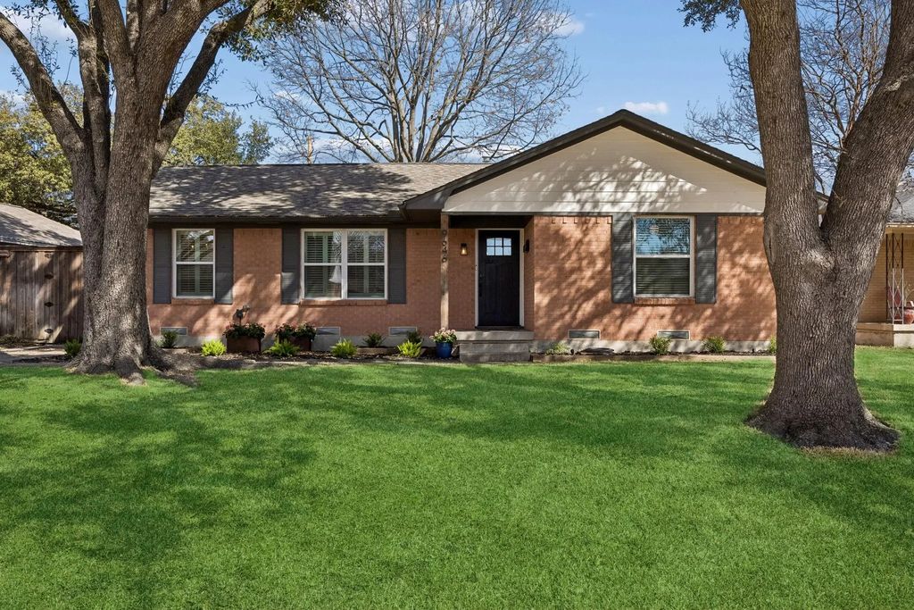 9646 Livenshire Drive, Dallas