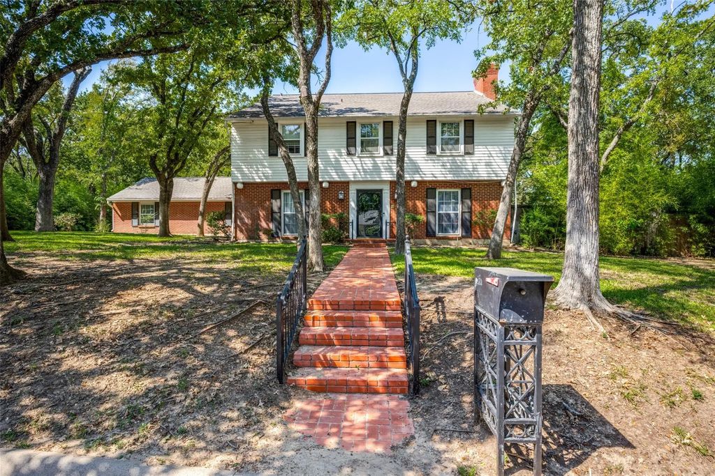 1919 Maid Marion Place, Denton