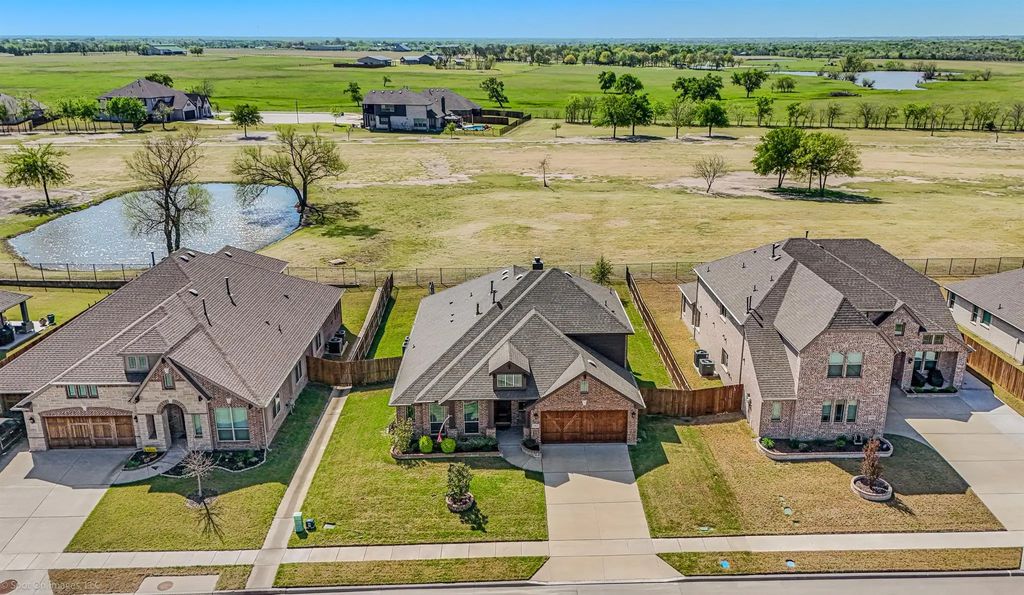 2902 Lampasas Drive, Royse City