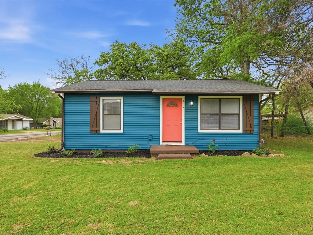632 N Stewart Street, Azle