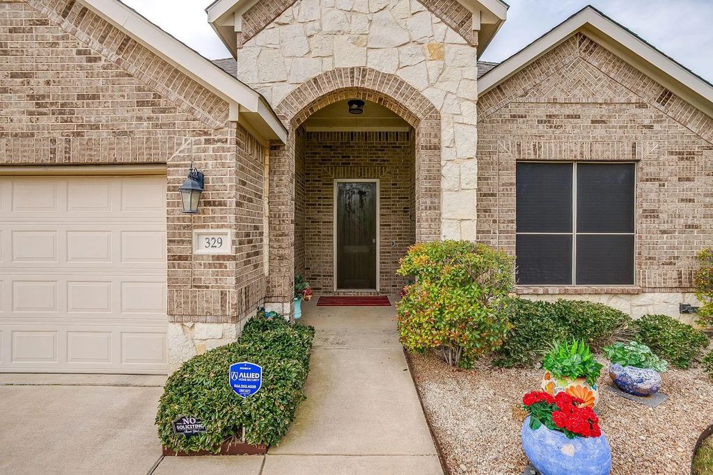 329 Madison Street, Burleson