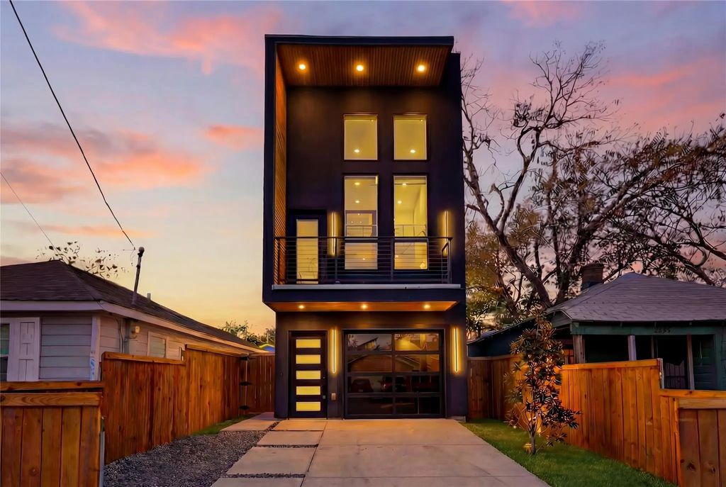 2331 Lowery Street, Dallas