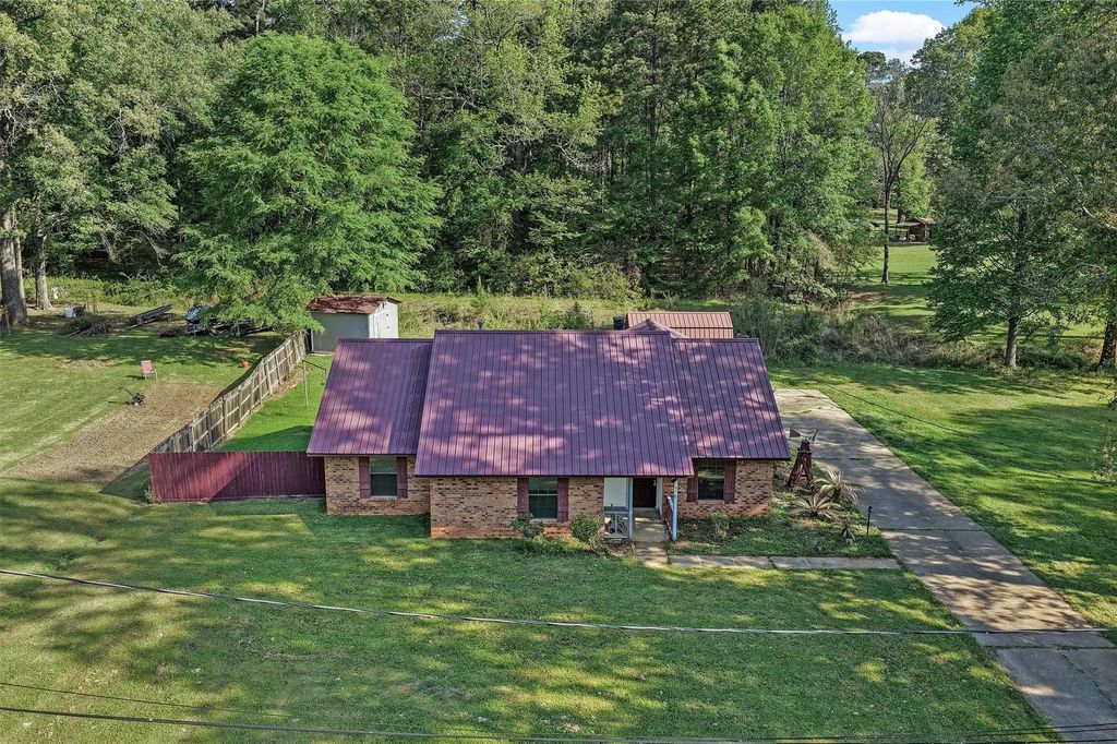 428 Shady Wood Lane, Haughton