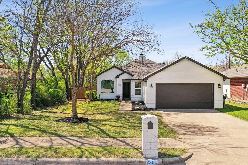 2304 Leslie Street, Denton