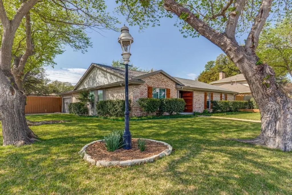 1413 Lamp Post Lane, Richardson