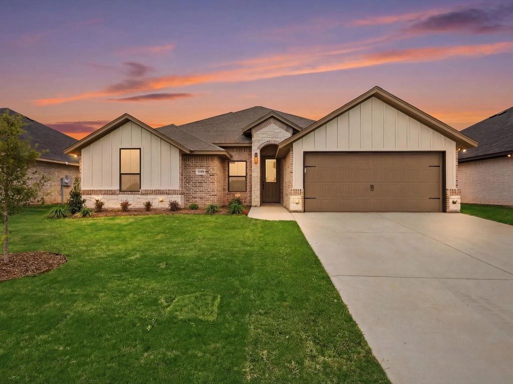 1360 Oleander Drive, Tolar