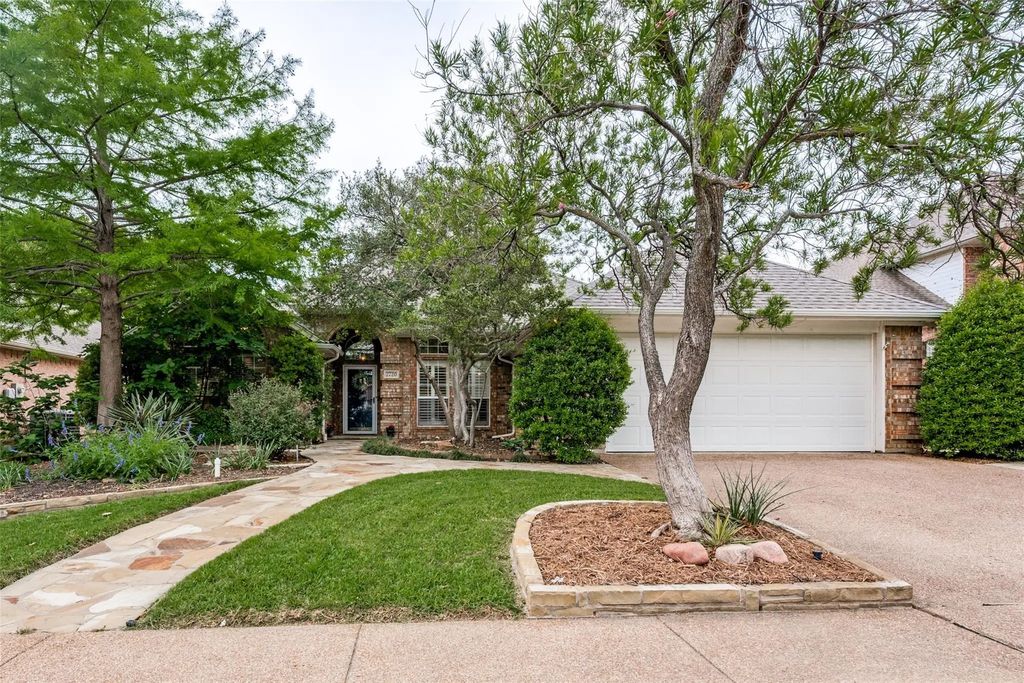 2720 Holly Brook Court, Bedford