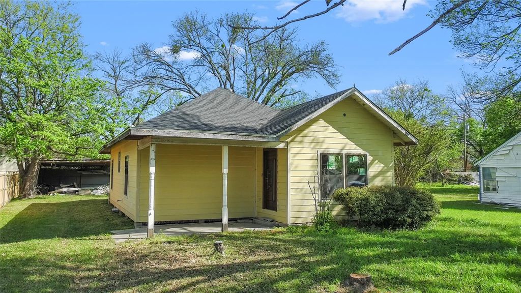 1005 E Evergreen Street, Mexia