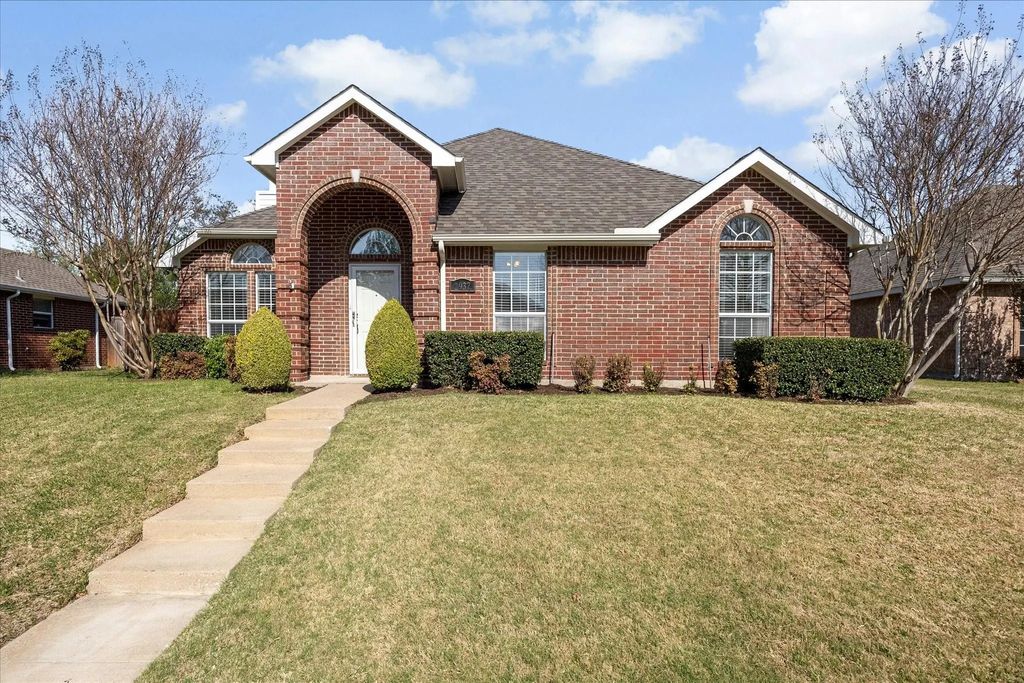 2937 Goldenwave, Rockwall