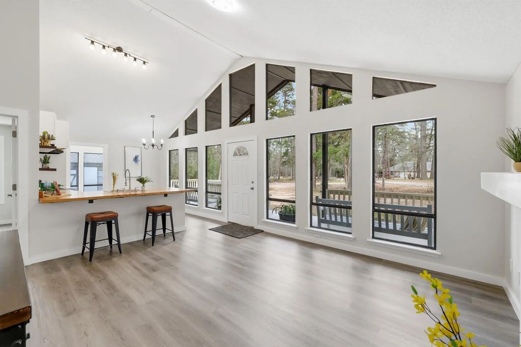 121 Candlelight Cove, Holly Lake Ranch