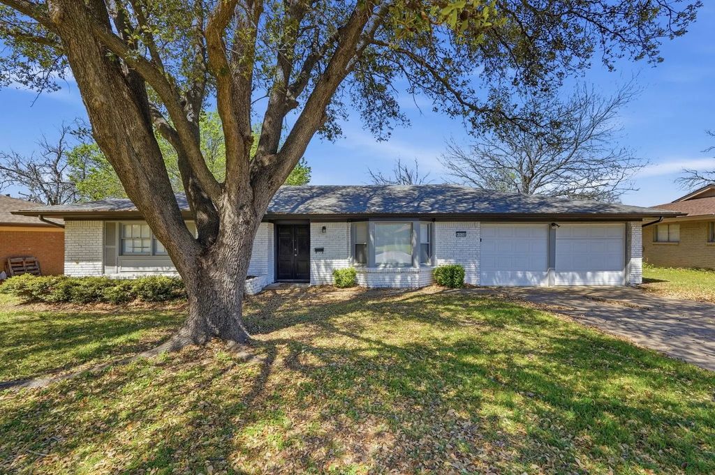 6028 Walraven Circle, Fort Worth