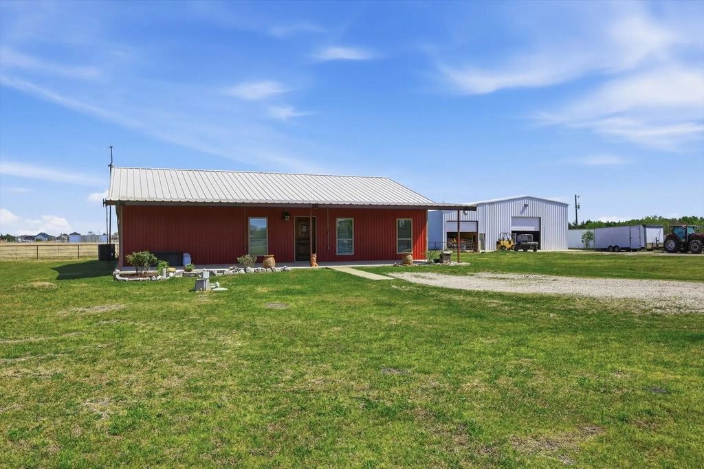 1748 Wilson Road, Waxahachie