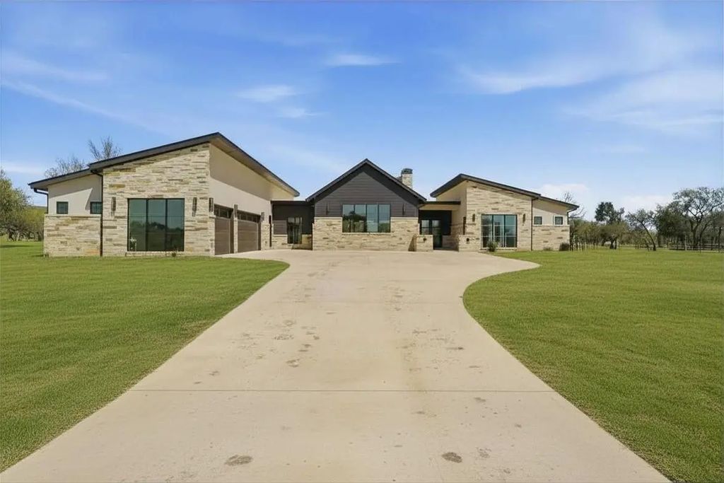 12 Crocket Valley Court, Strawn