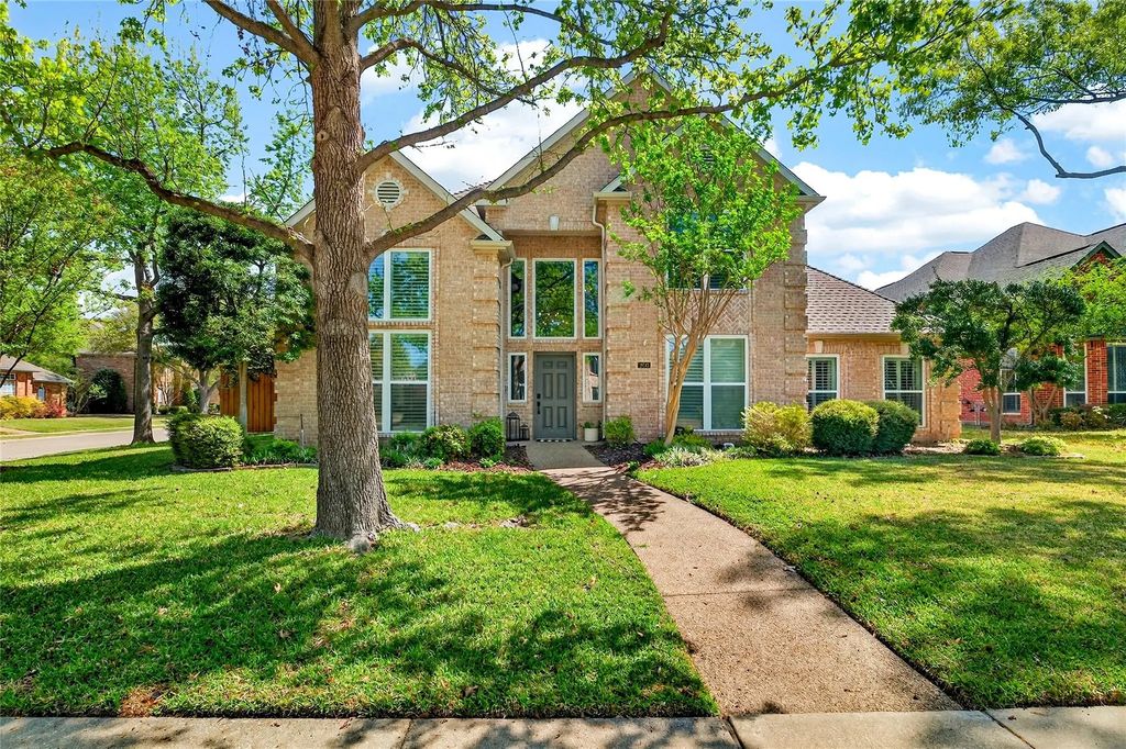 200 Hollowtree Court, Coppell