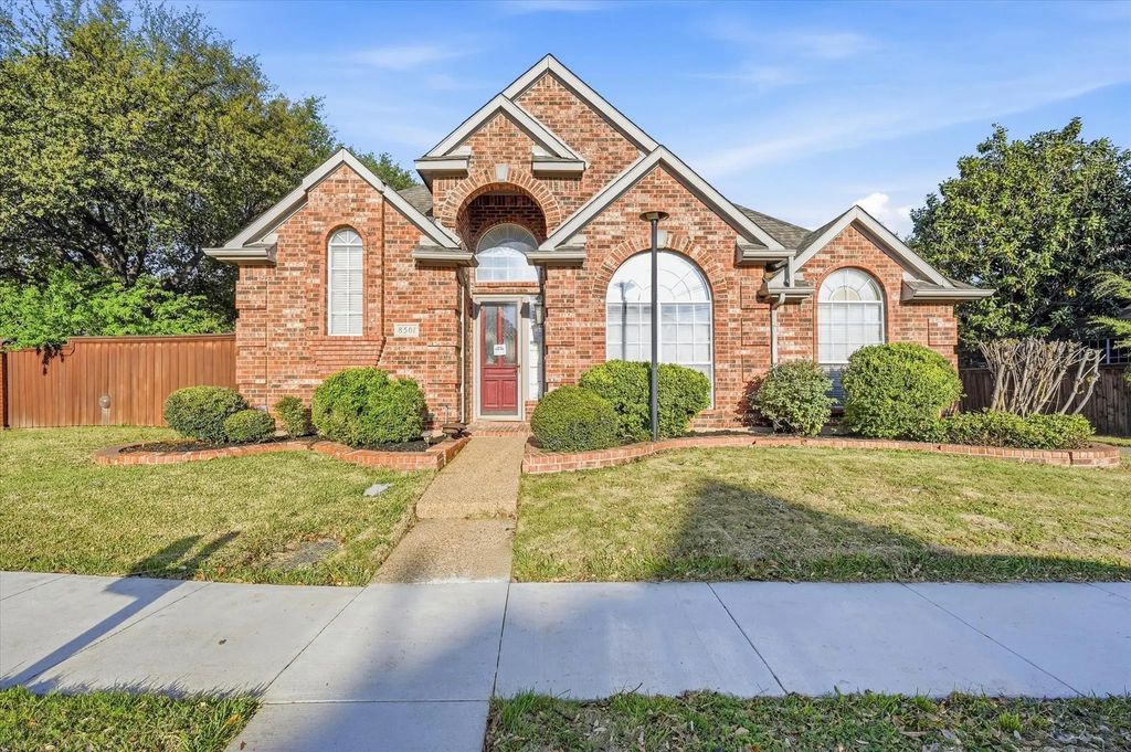 8501 Mustang Drive, Irving
