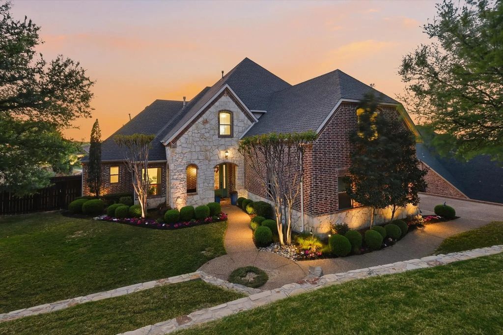606 Hays Drive, Keller