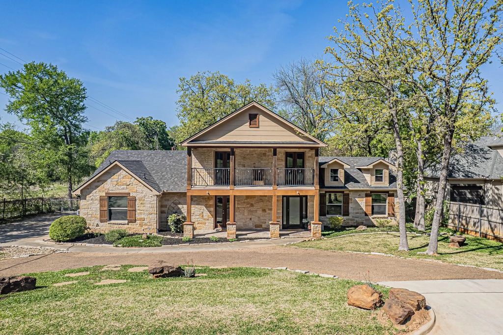 616 Frontier Court, Colleyville