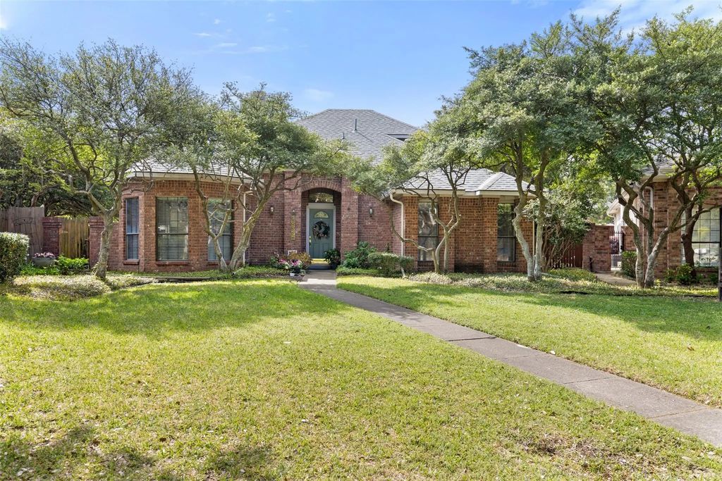 16622 Cleary Circle, Dallas