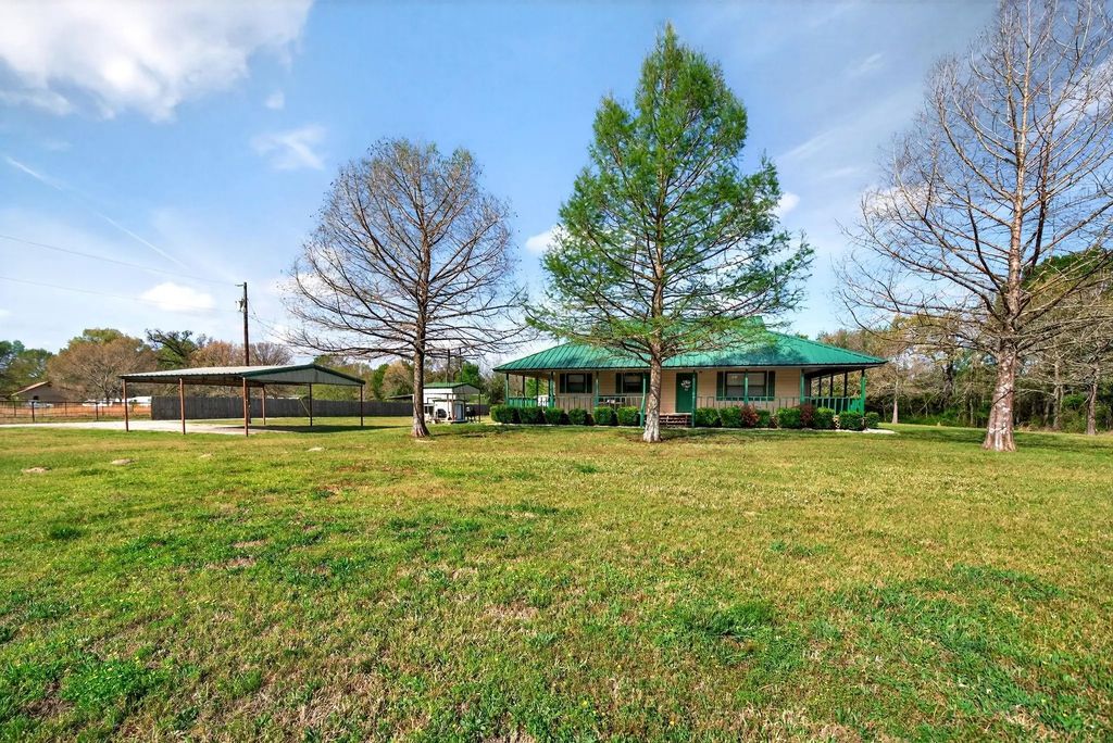1334 Private Rd 8520, Van