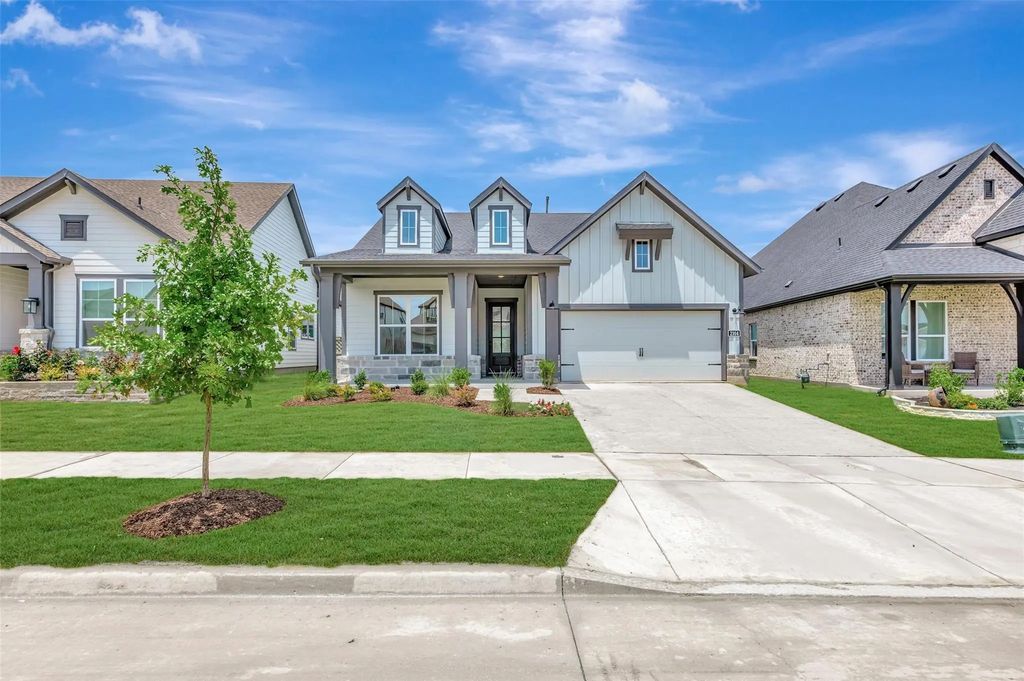 2104 Lindsey Lane, Northlake