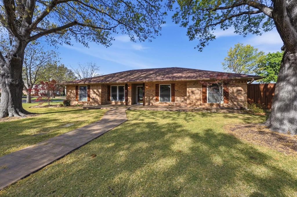 101 Baird Circle, Highland Village