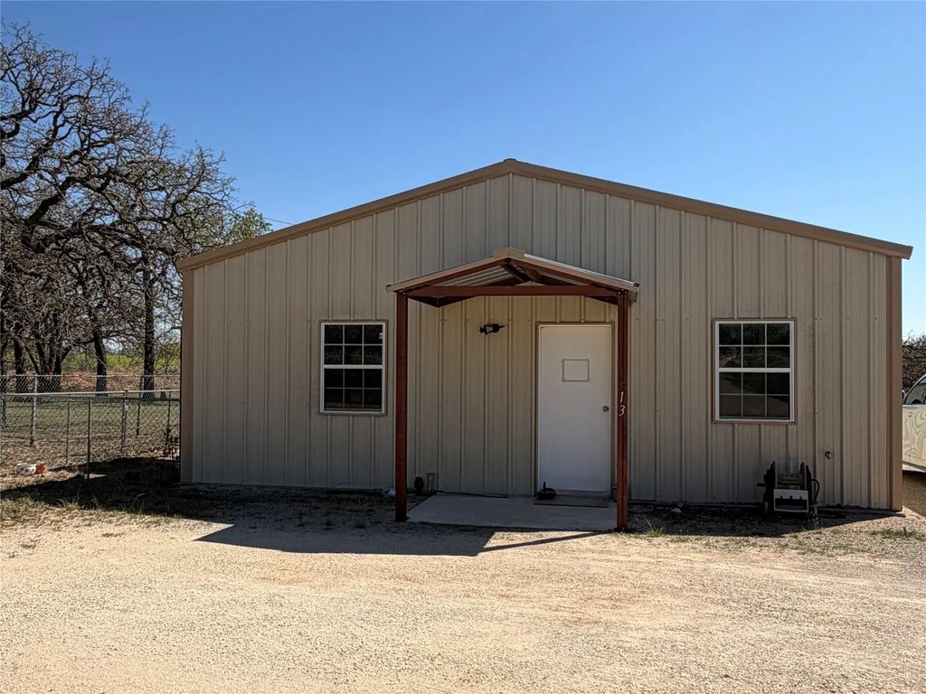2209 Fm 18, Clyde
